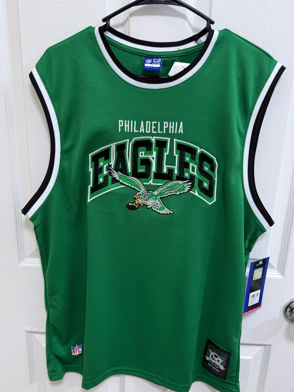NWT NFL Philadelphia Eagles Kelly Green Jersey with Team Logo, Size L